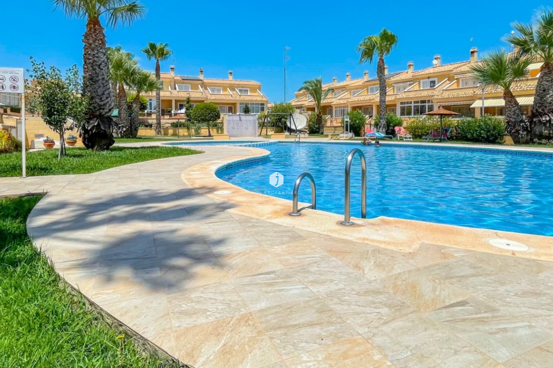 Resale - Chalet -
Orihuela Costa - Costa Blanca
