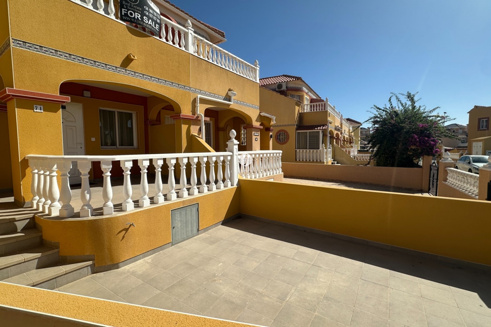 Resale - Chalet -
Orihuela Costa - Costa Blanca