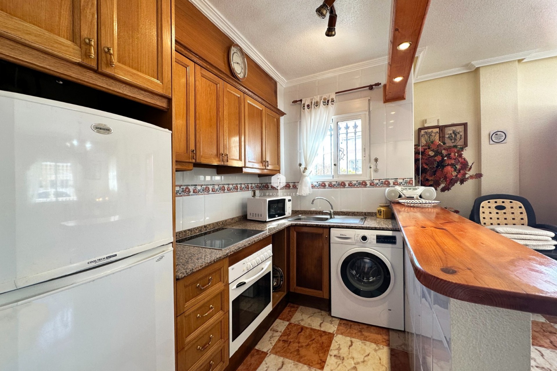 Resale - Chalet -
Orihuela Costa - Costa Blanca