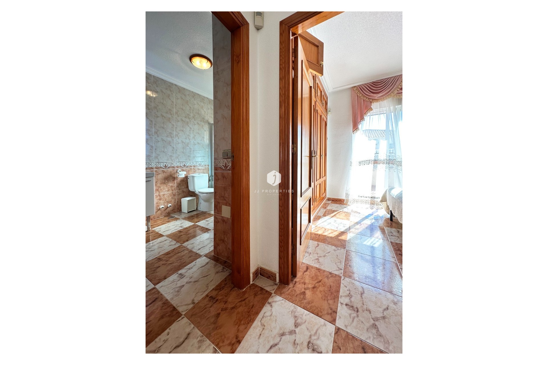 Resale - Chalet -
Orihuela Costa - Costa Blanca