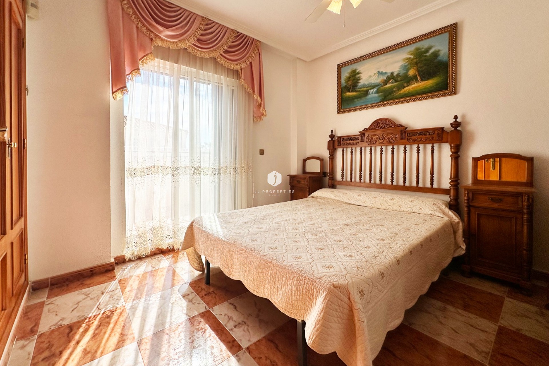 Resale - Chalet -
Orihuela Costa - Costa Blanca