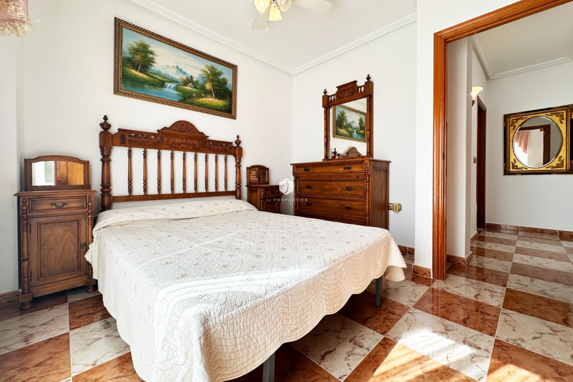 Resale - Chalet -
Orihuela Costa - Costa Blanca