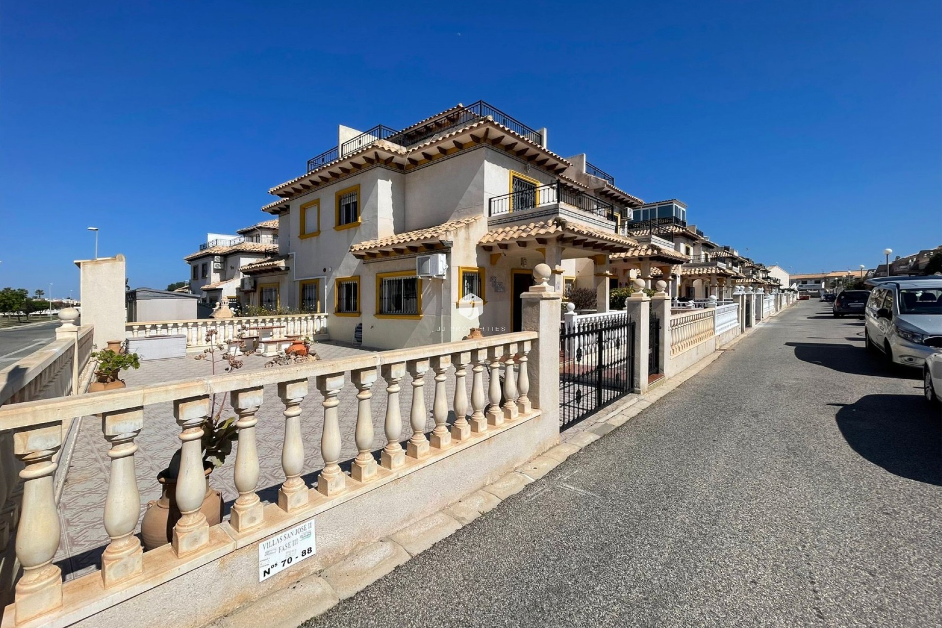 Resale - Chalet -
Orihuela Costa - Costa Blanca