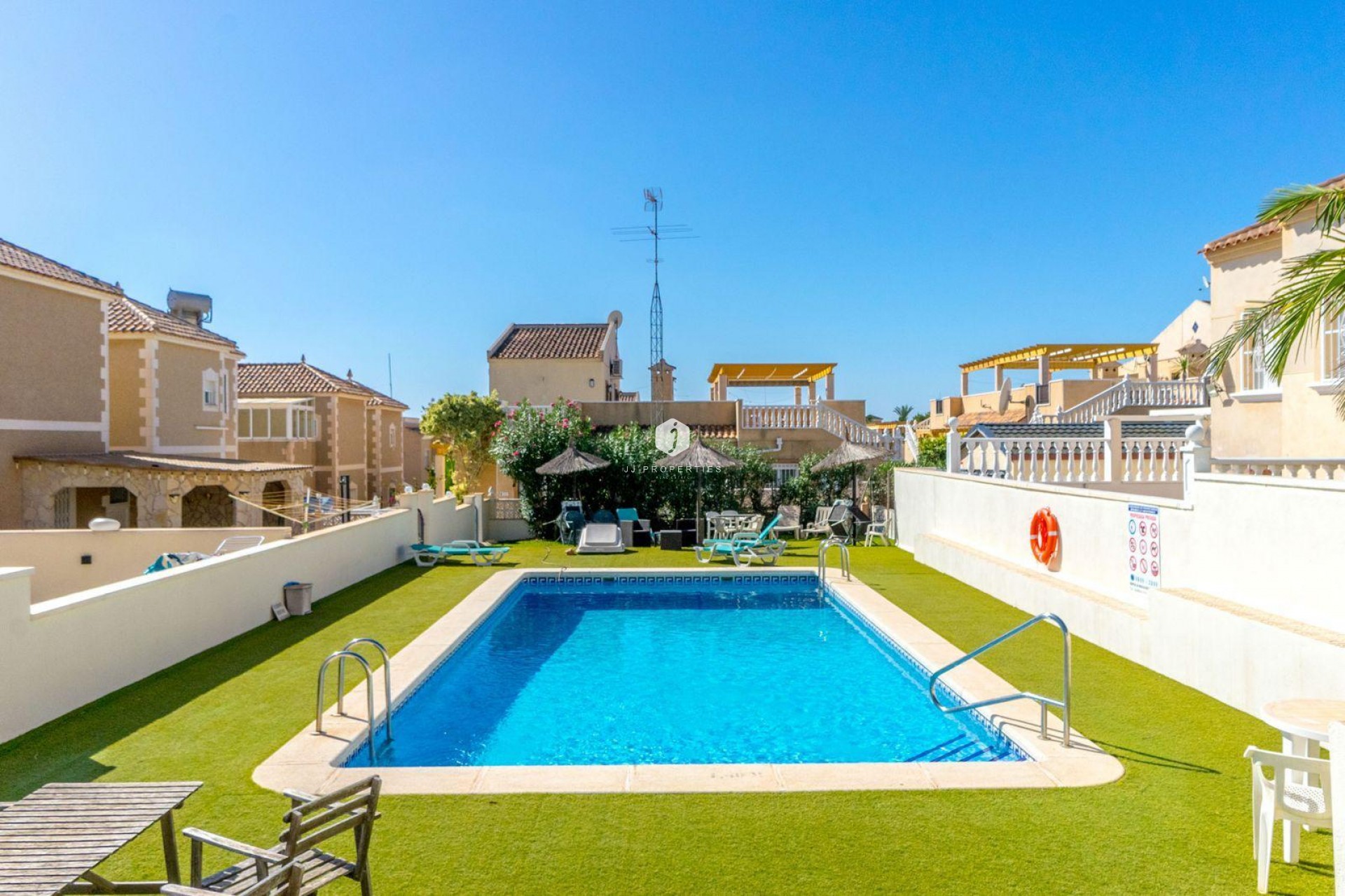 Resale - Chalet -
Orihuela Costa - Costa Blanca