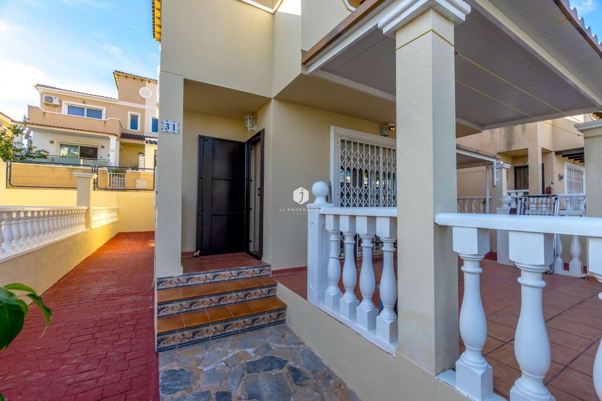 Resale - Chalet -
Orihuela Costa - Costa Blanca