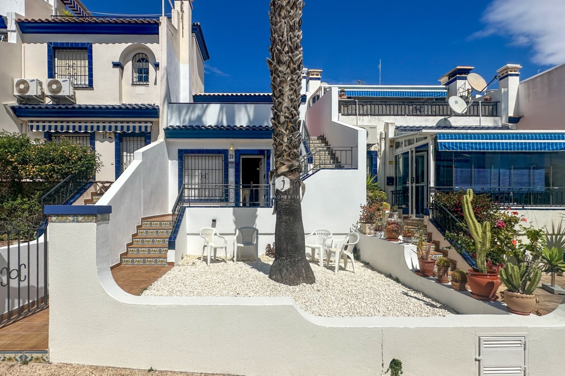 Resale - Chalet -
Orihuela Costa - Costa Blanca