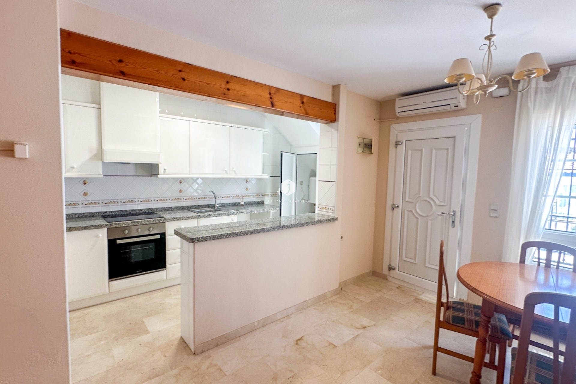 Resale - Chalet -
Orihuela Costa - Costa Blanca