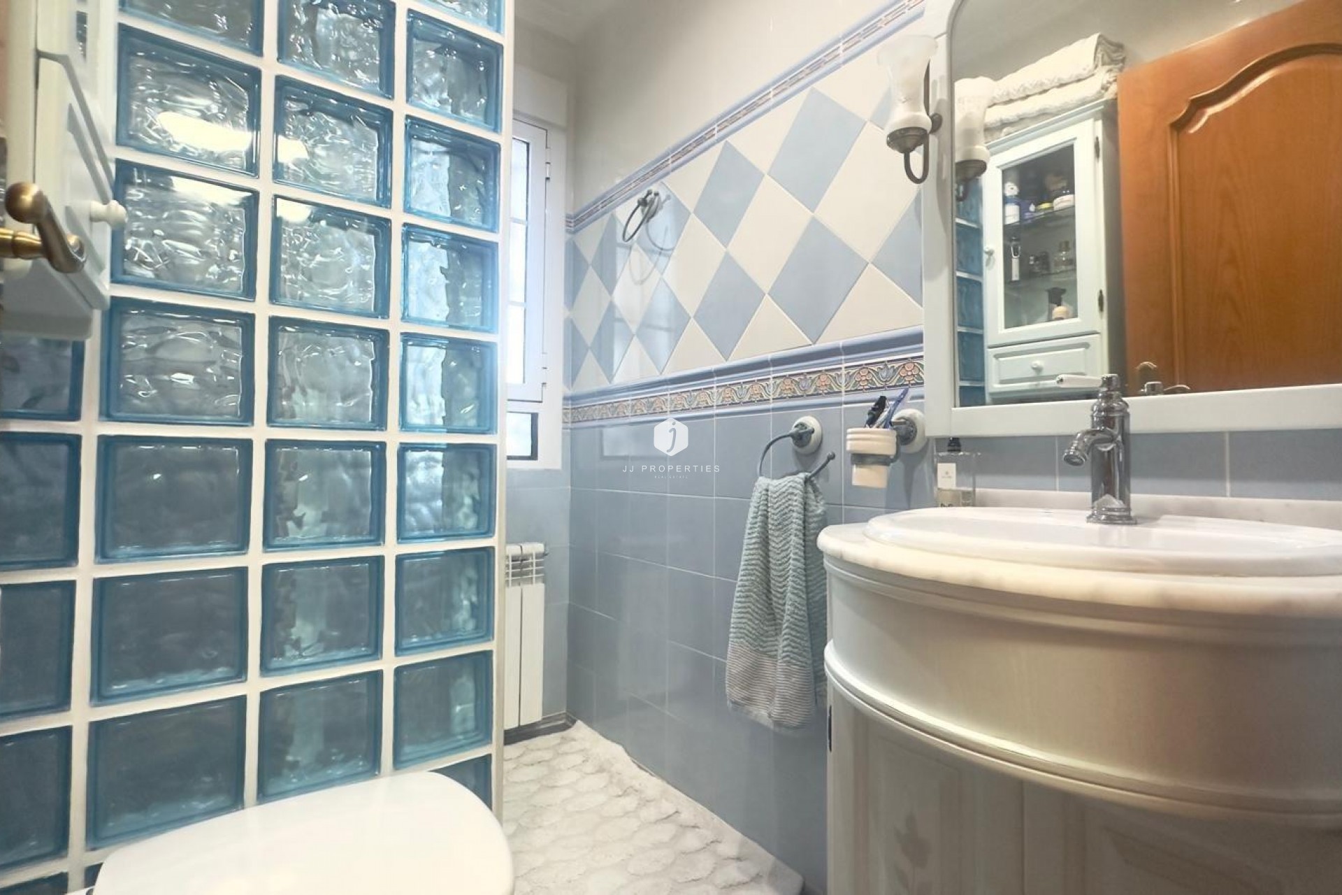 Resale - Chalet -
Orihuela Costa - La Zenia