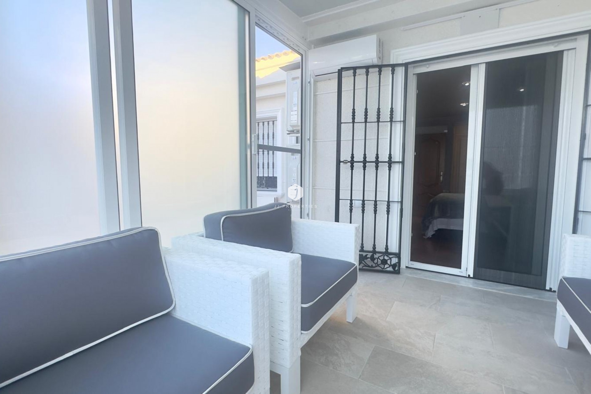 Resale - Chalet -
Orihuela Costa - La Zenia