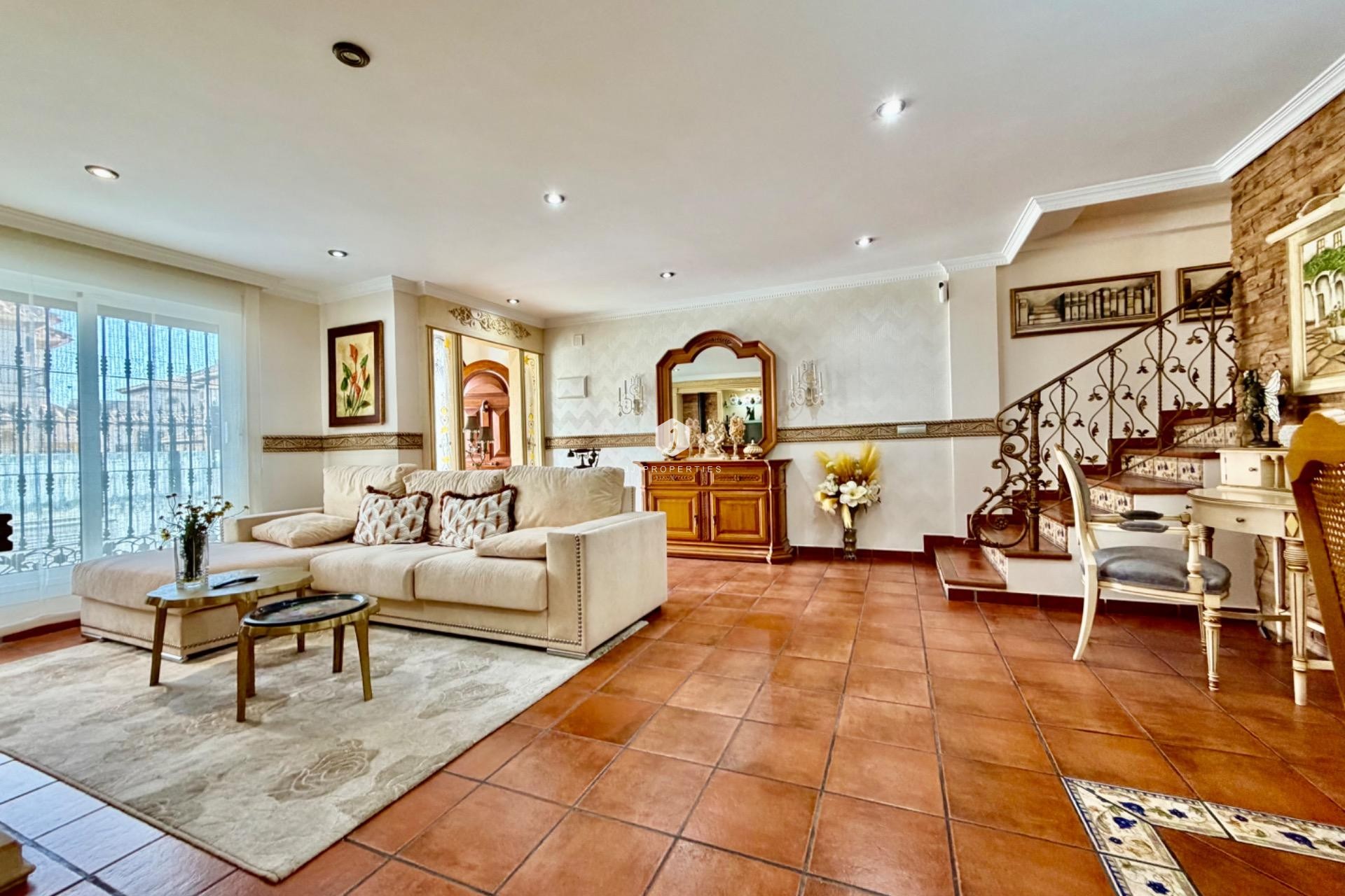 Resale - Chalet -
Orihuela Costa - La Zenia