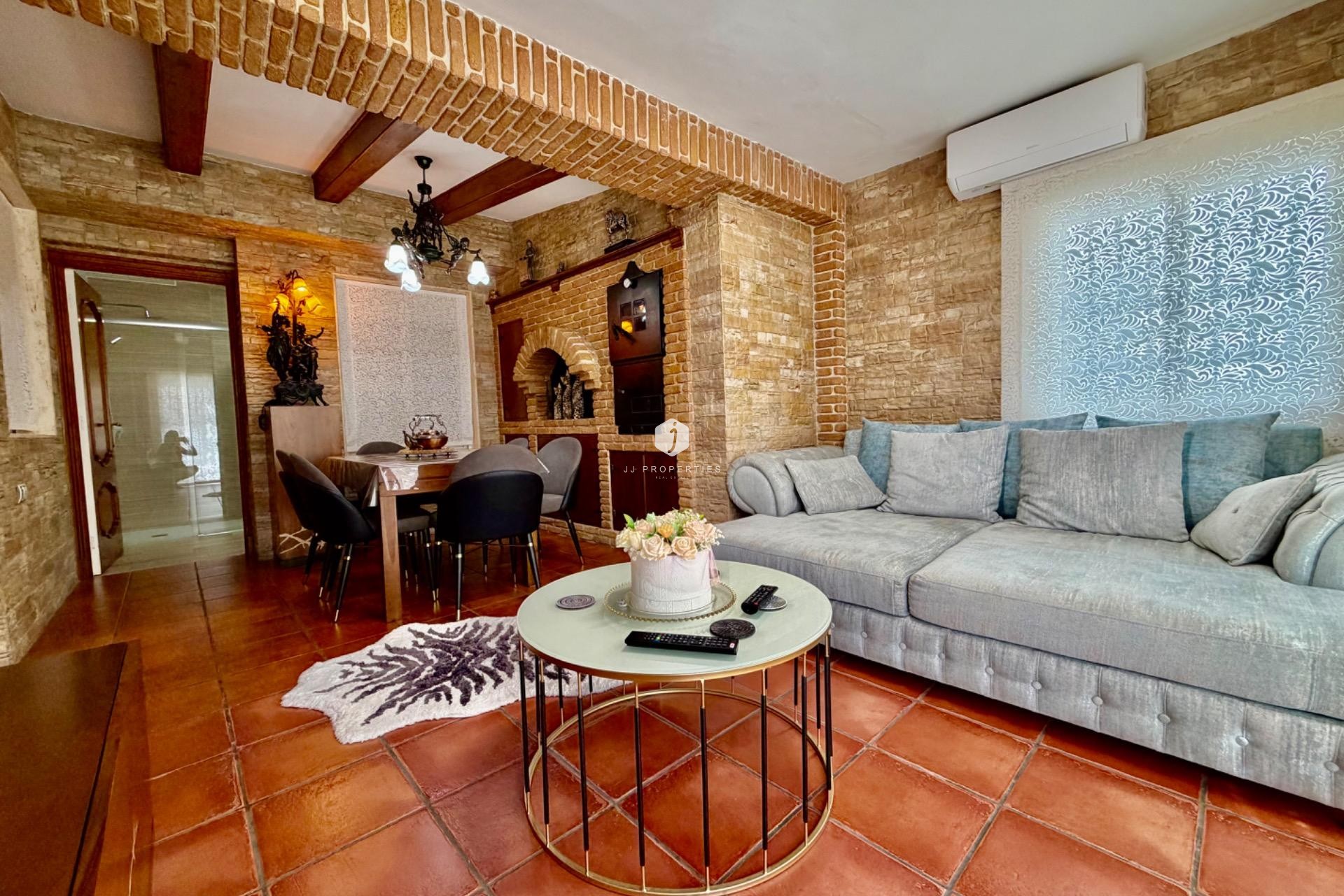 Resale - Chalet -
Orihuela Costa - La Zenia