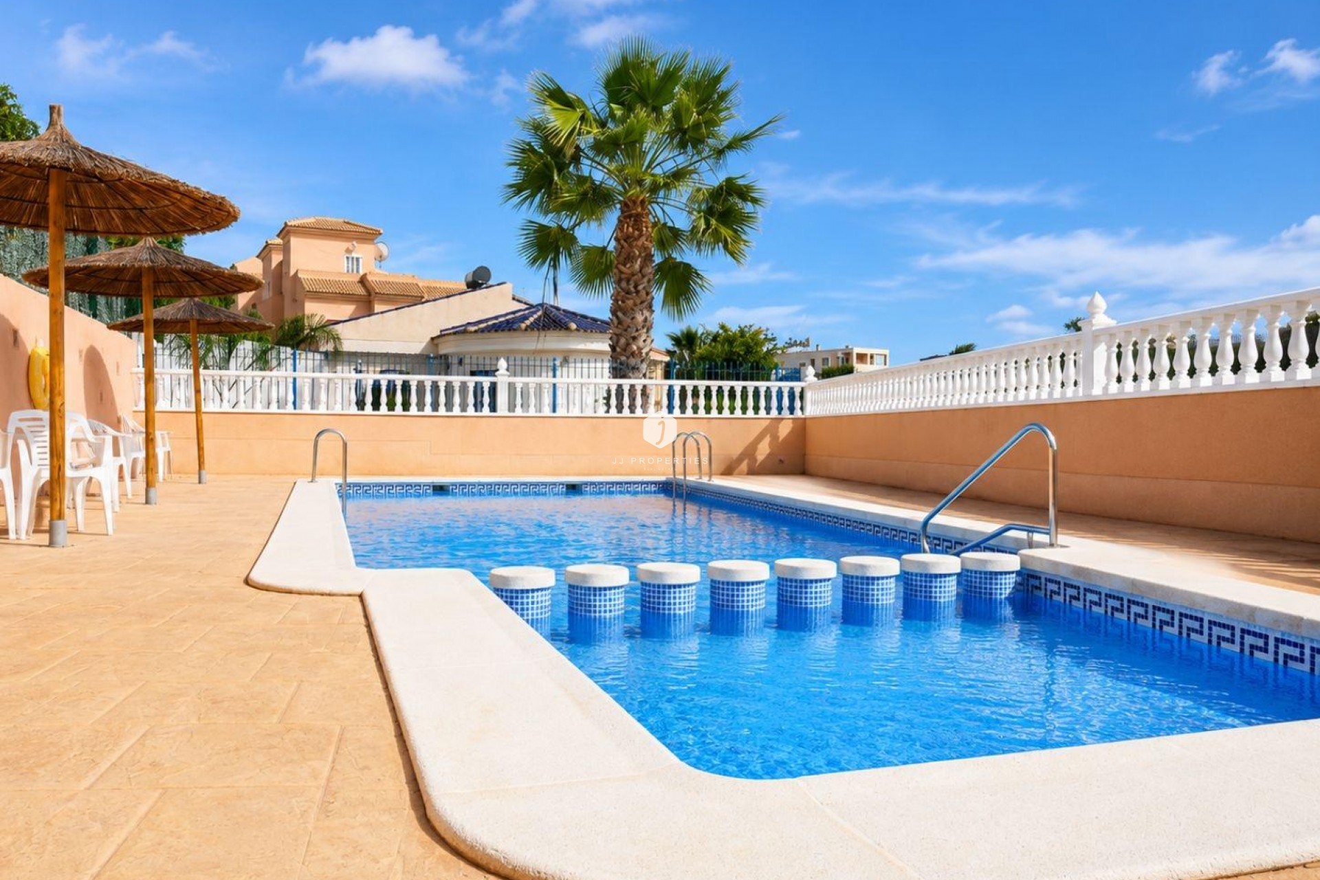 Resale - Chalet -
Orihuela Costa - La Zenia