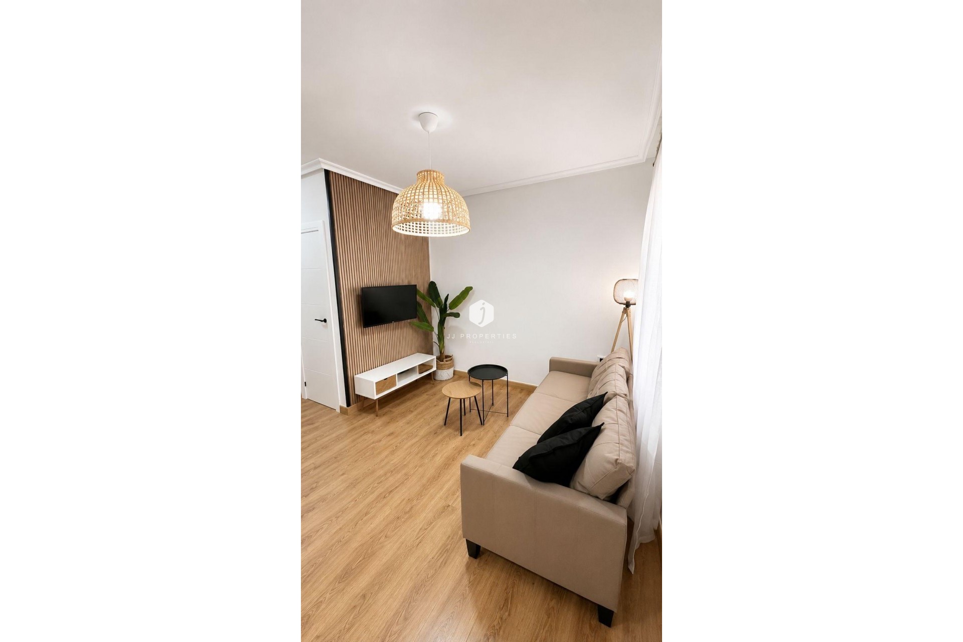 Resale - Chalet -
Orihuela Costa - La Zenia