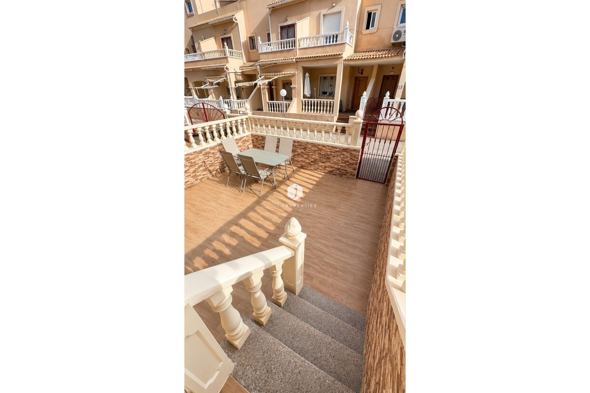 Resale - Chalet -
Orihuela Costa - La Zenia