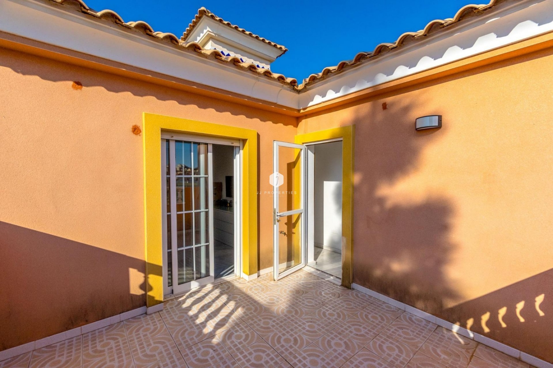 Resale - Chalet -
Orihuela Costa - Las Filipinas