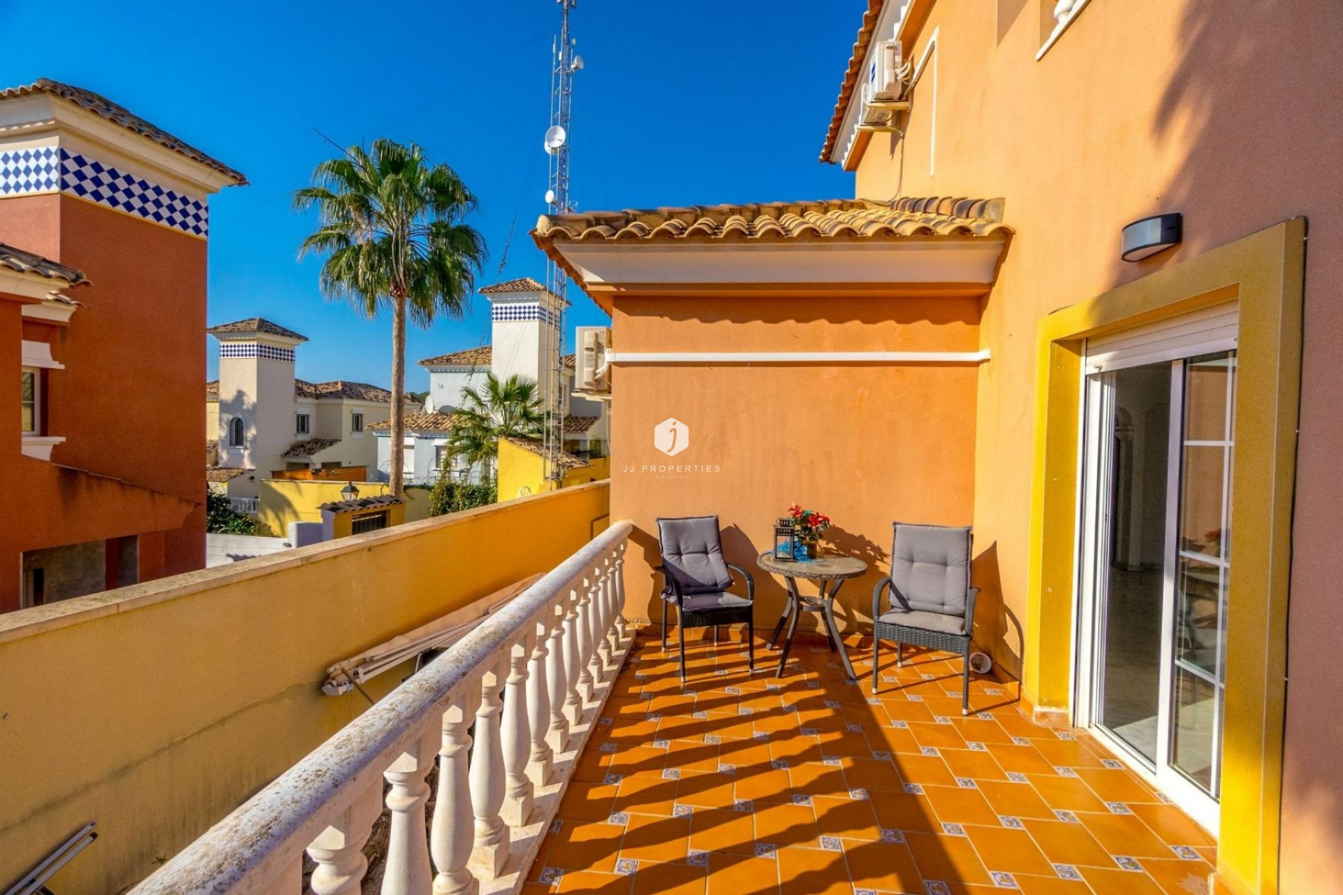 Resale - Chalet -
Orihuela Costa - Las Filipinas