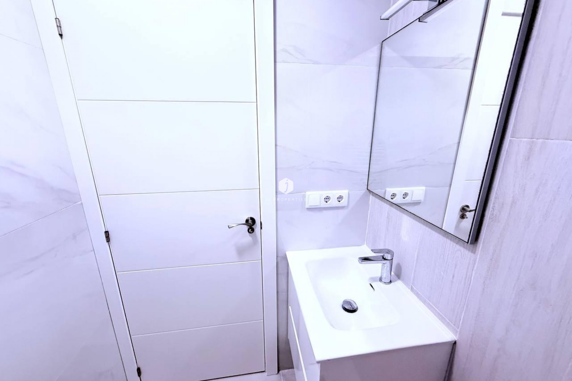 Resale - Chalet -
Orihuela Costa - Las Filipinas