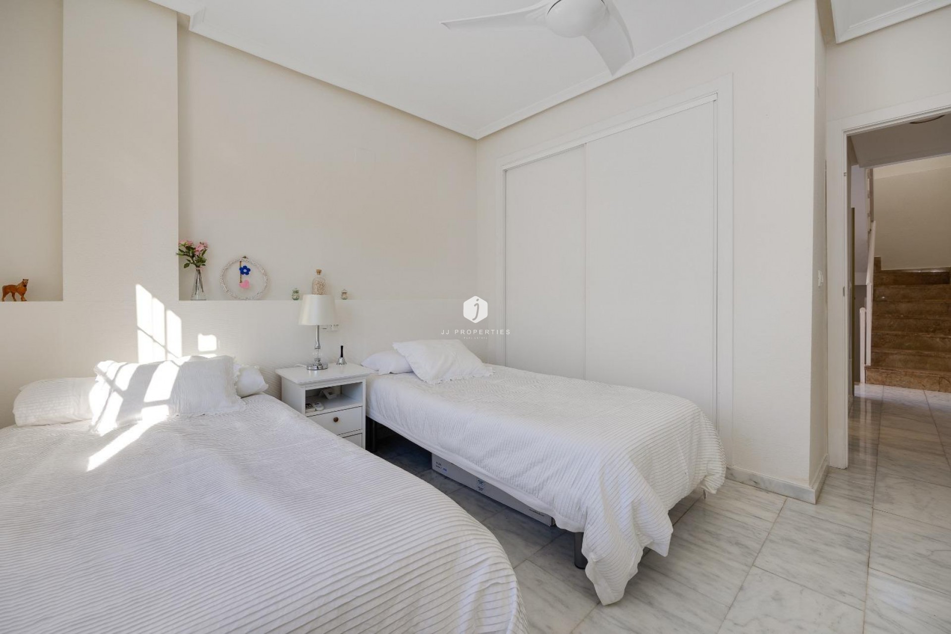 Resale - Chalet -
Orihuela Costa - Las Filipinas