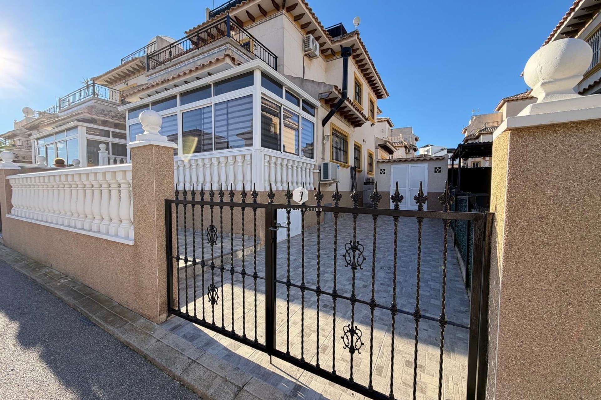 Resale - Chalet -
Orihuela Costa - Las Filipinas