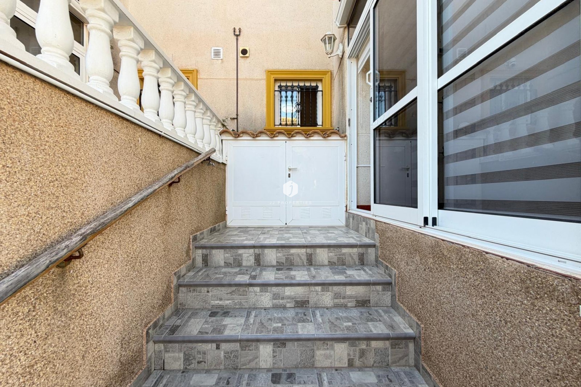 Resale - Chalet -
Orihuela Costa - Las Filipinas
