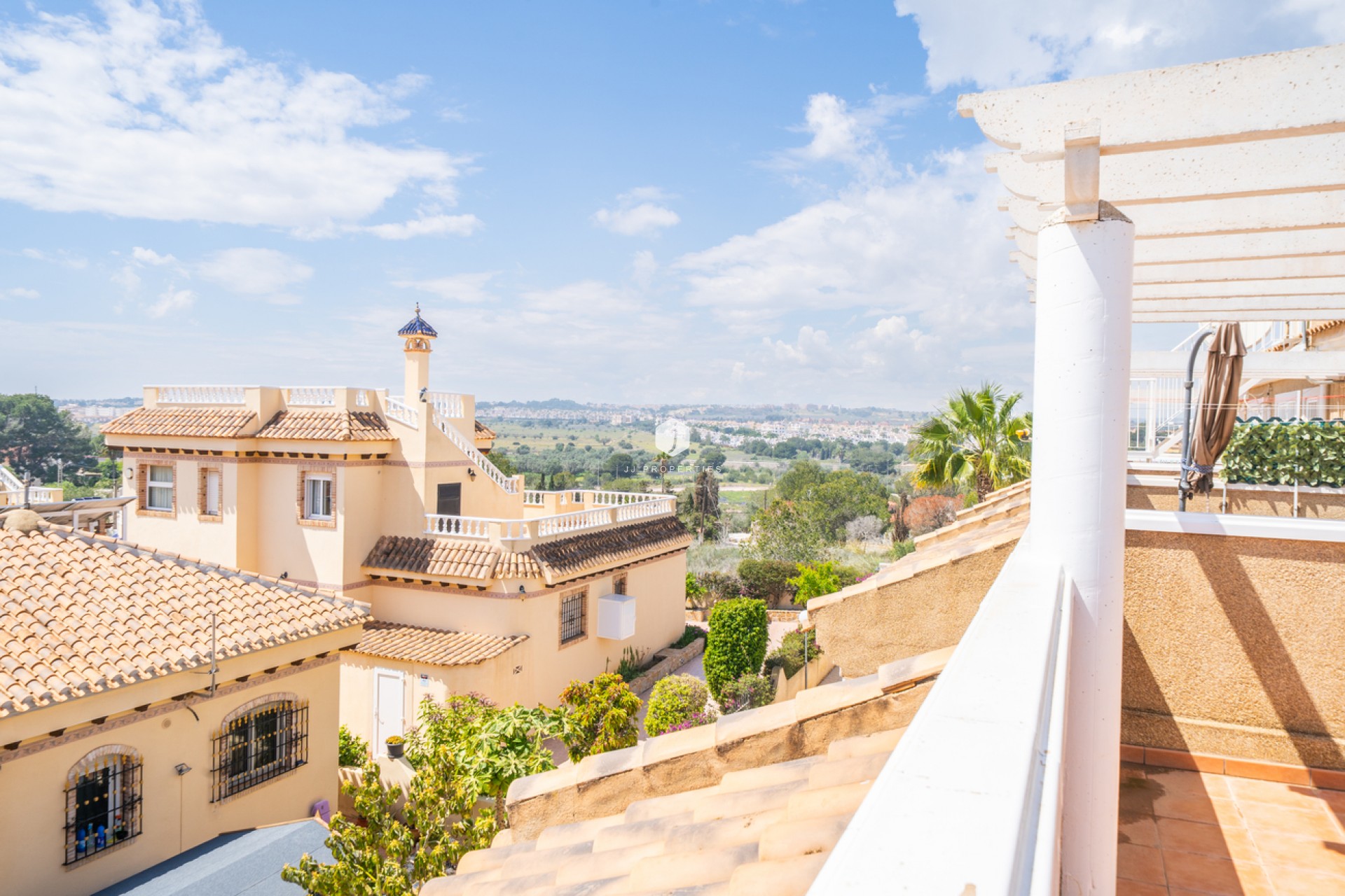 Resale - Chalet -
Orihuela Costa - Los Almendros - La Florida