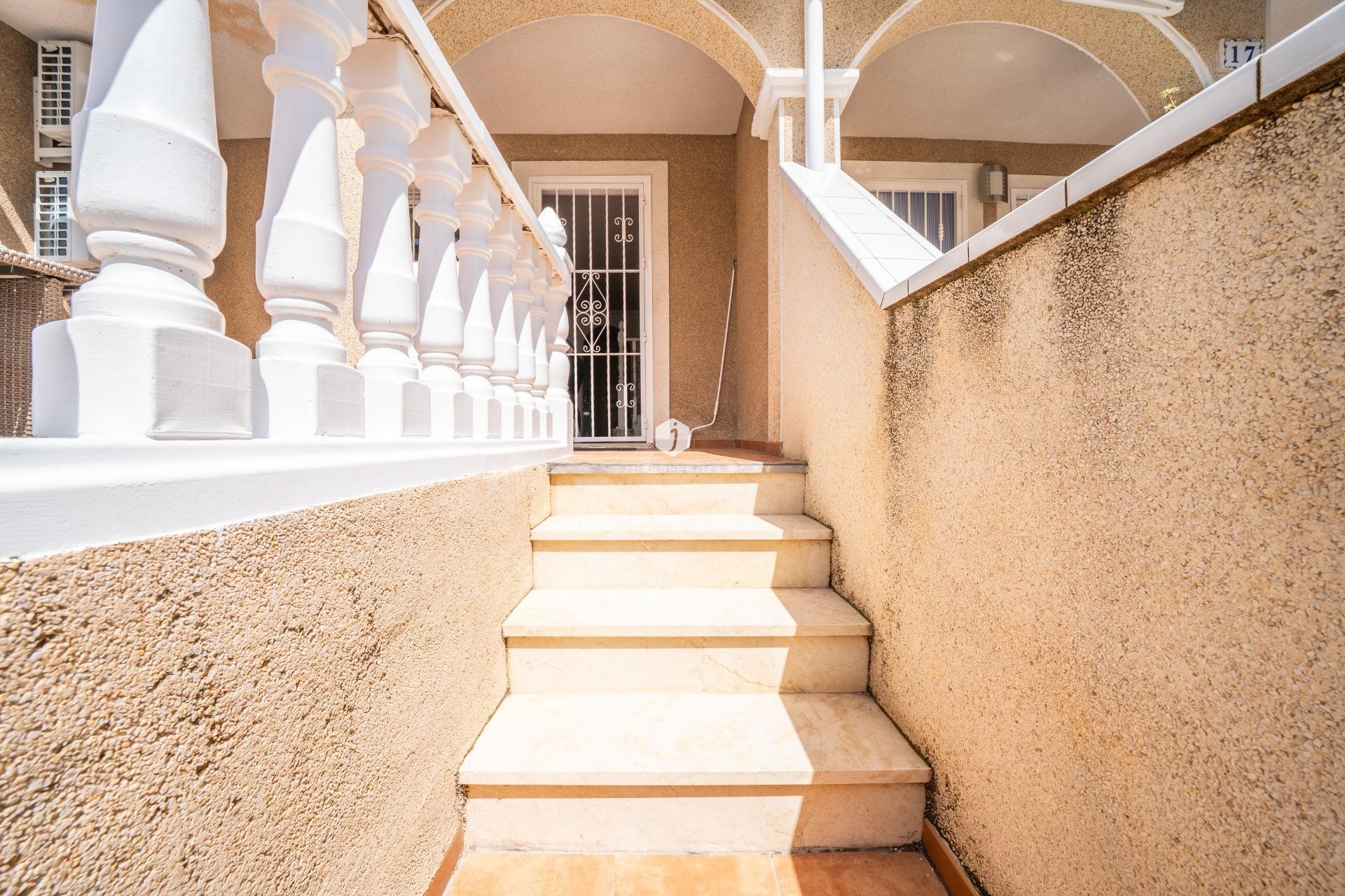 Resale - Chalet -
Orihuela Costa - Los Almendros-la Florida