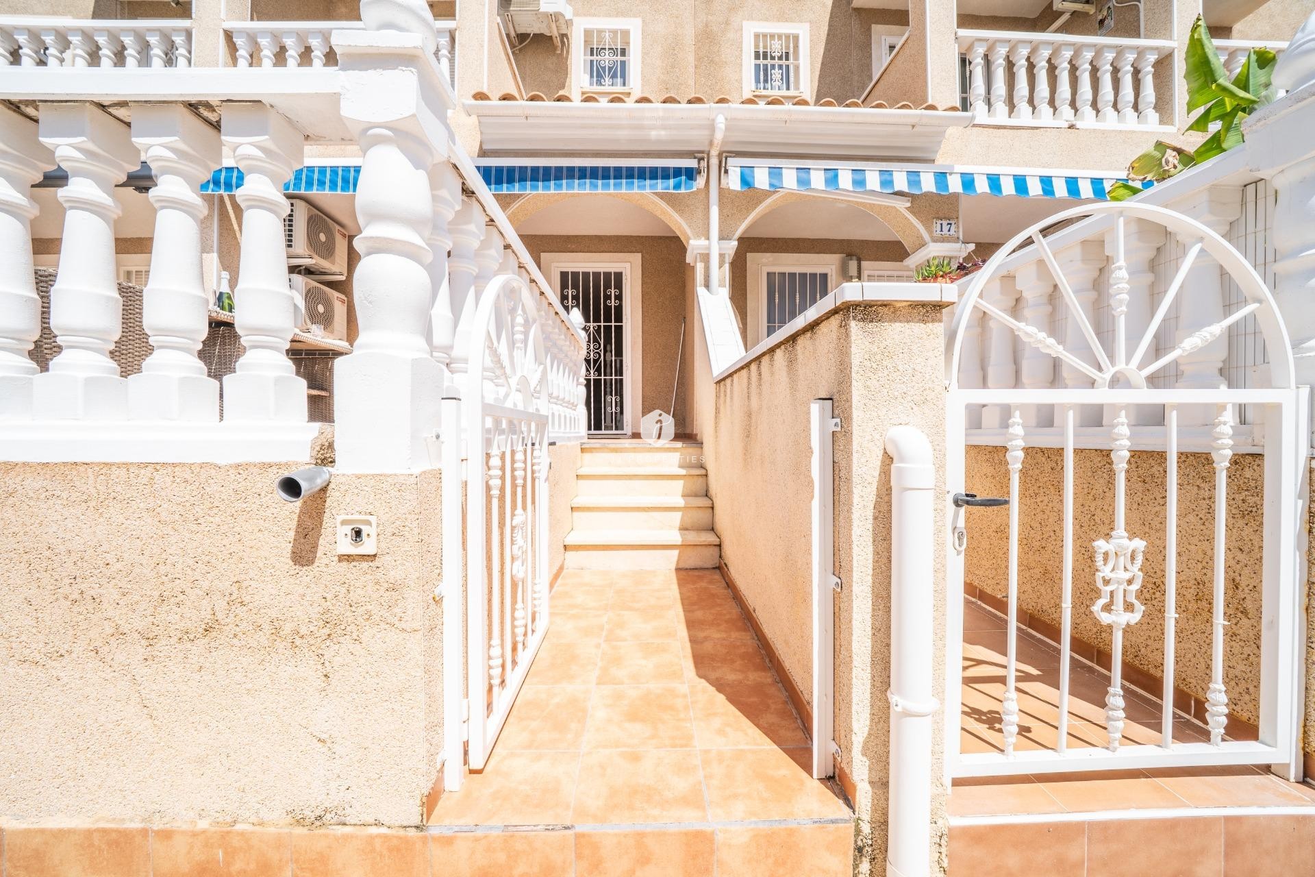 Resale - Chalet -
Orihuela Costa - Los Almendros-la Florida