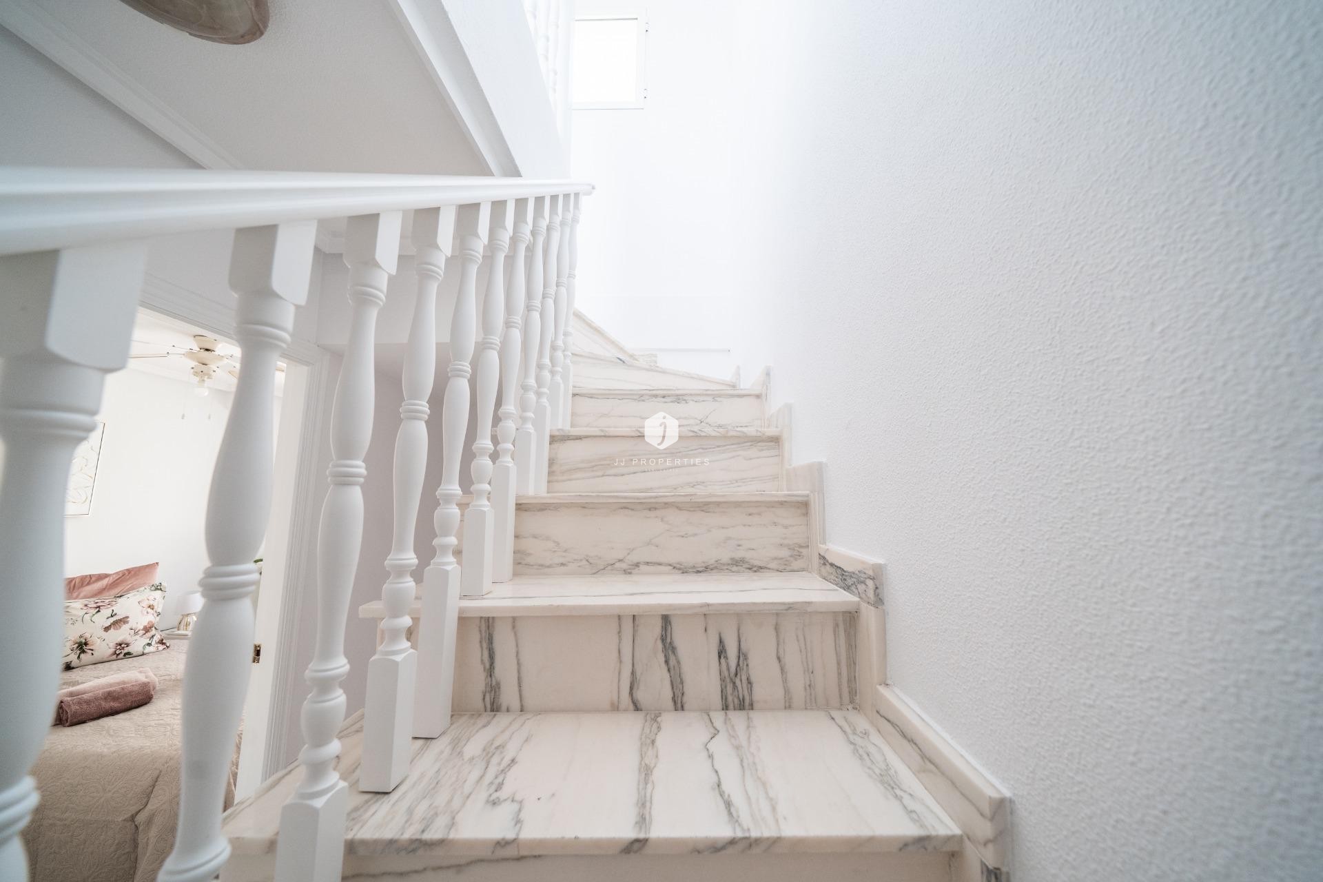 Resale - Chalet -
Orihuela Costa - Los Almendros-la Florida