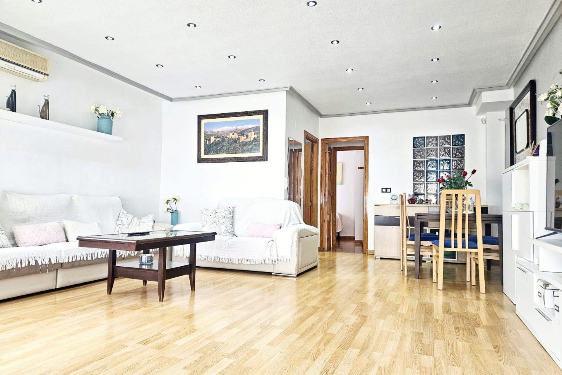 Resale - Chalet -
Orihuela Costa - Los Altos