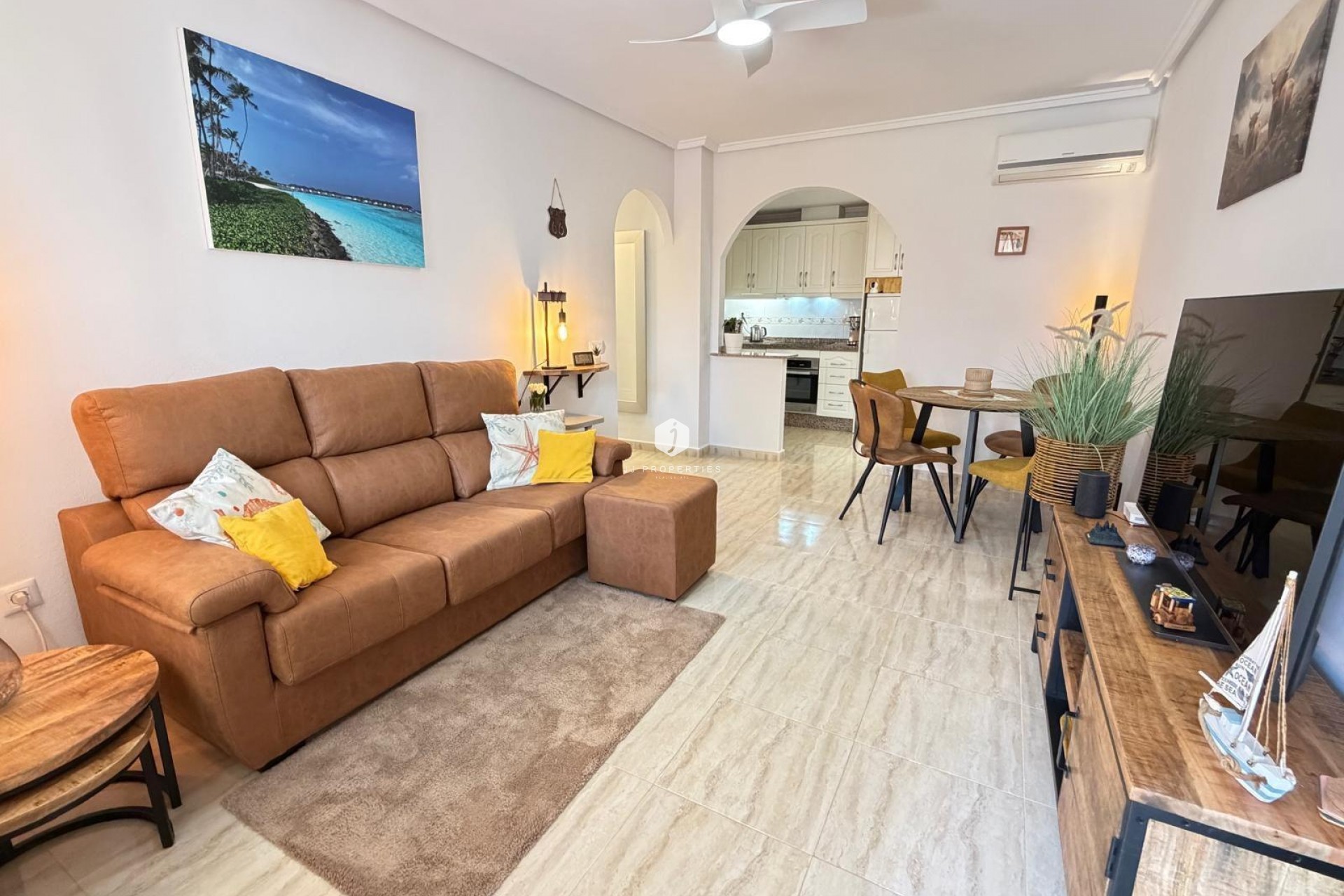 Resale - Chalet -
Orihuela Costa - Los Dolses