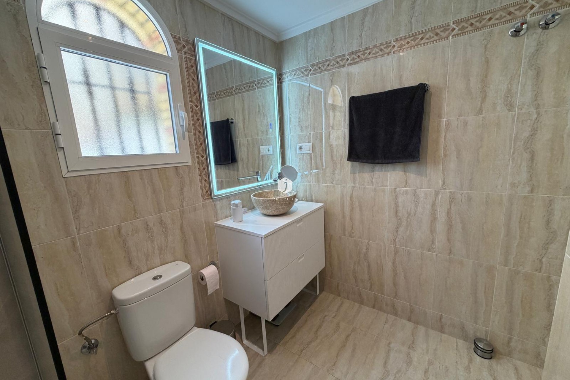 Resale - Chalet -
Orihuela Costa - Los Dolses