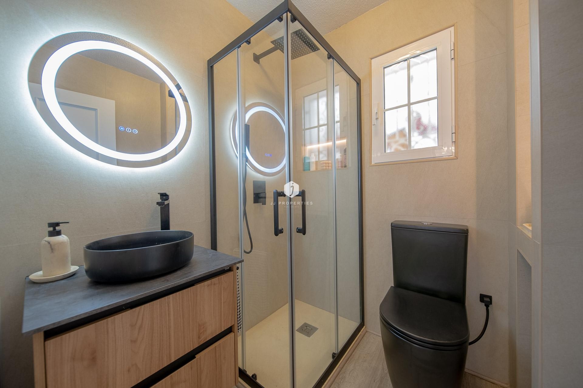 Resale - Chalet -
Orihuela Costa - PAU 26