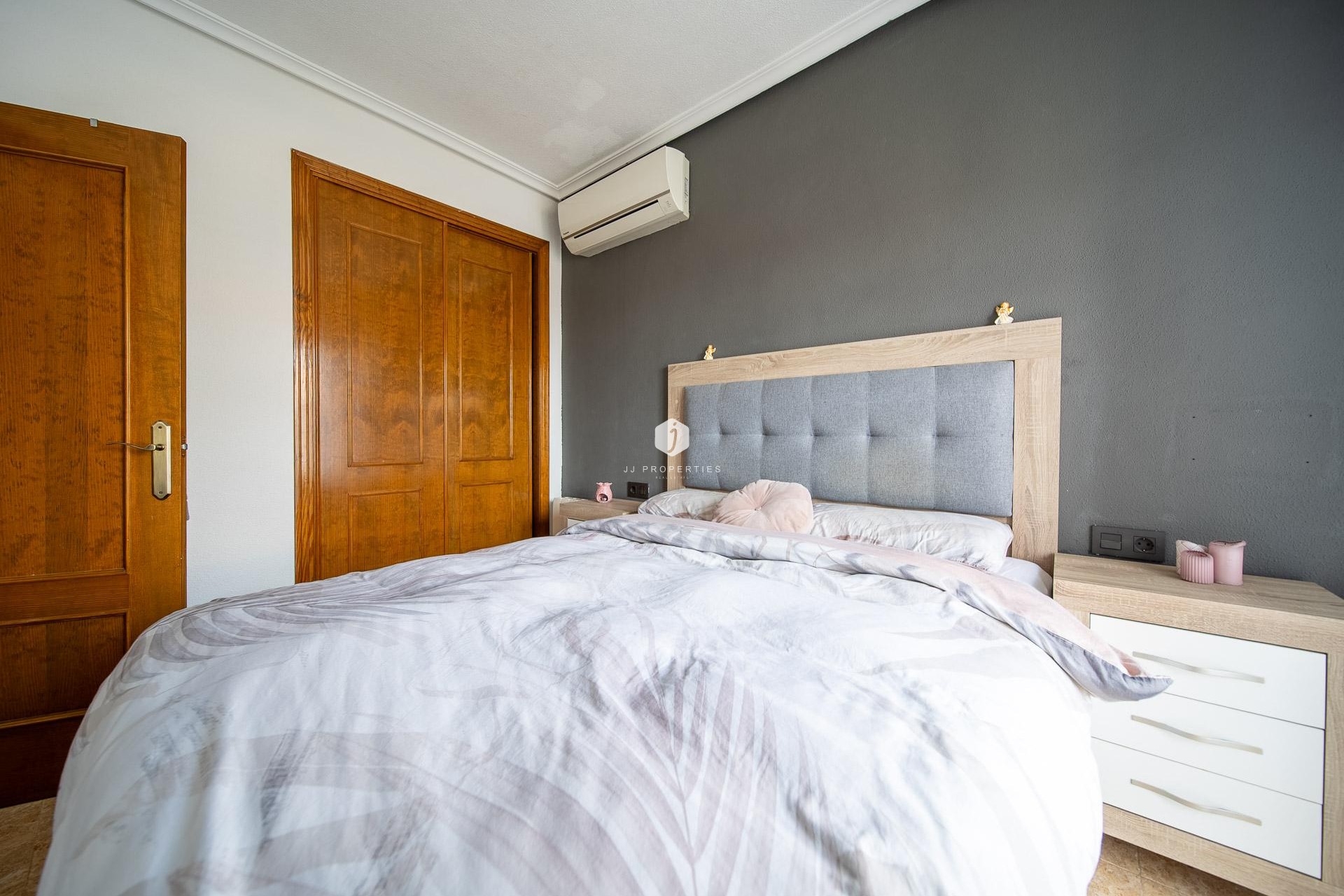 Resale - Chalet -
Orihuela Costa - PAU 26