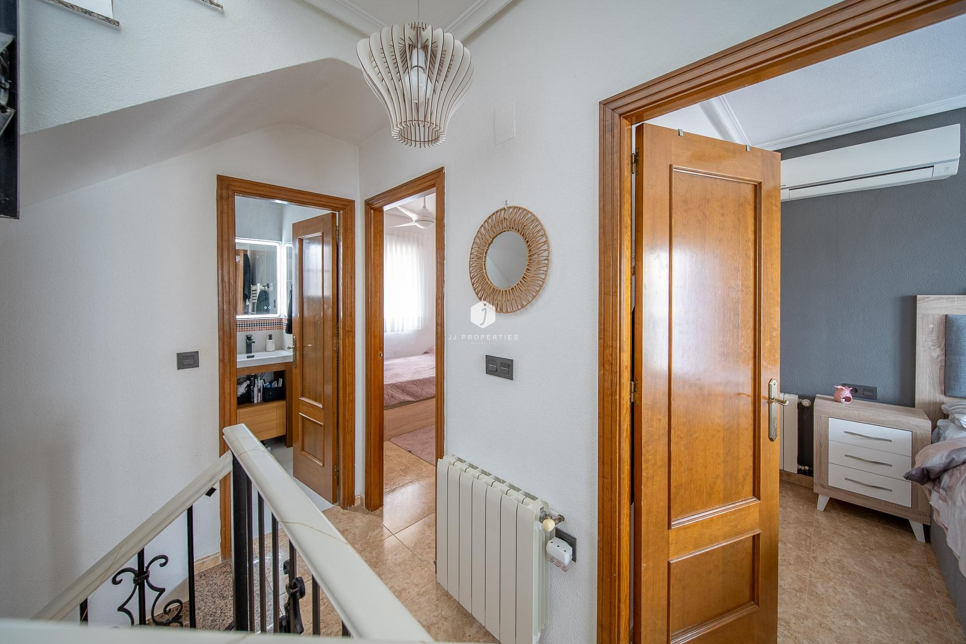 Resale - Chalet -
Orihuela Costa - PAU 26