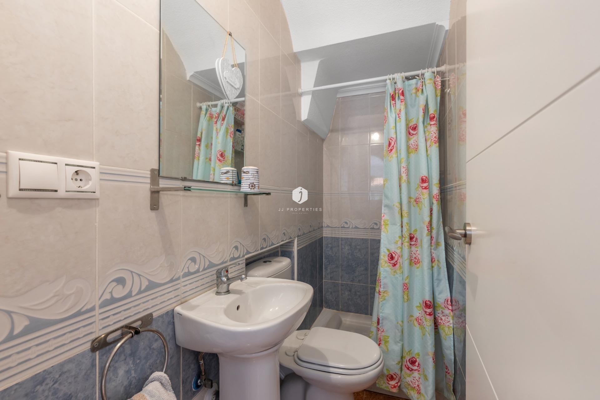 Resale - Chalet -
Orihuela Costa - PAU 8