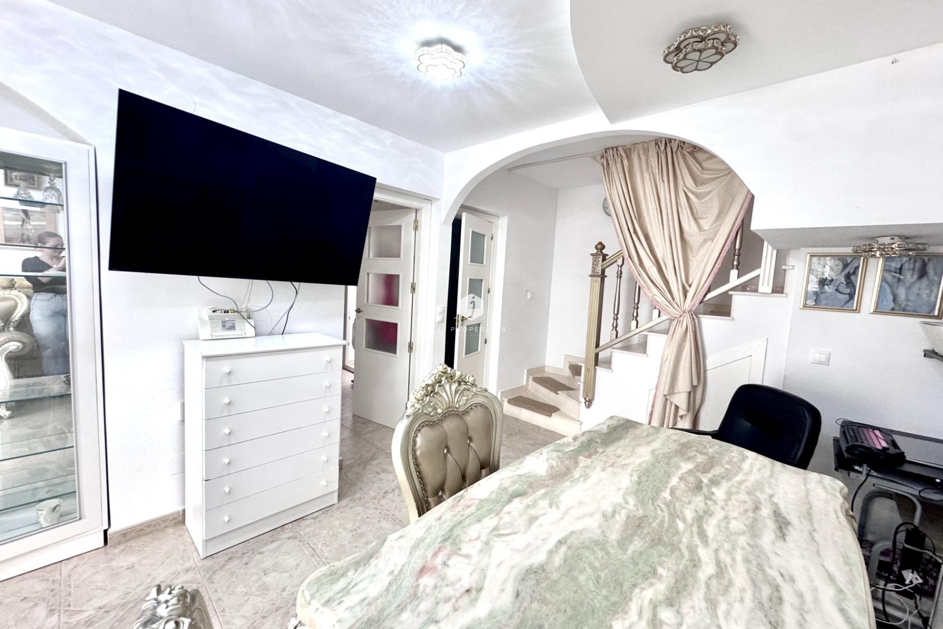 Resale - Chalet -
Orihuela Costa - Playa Flamenca