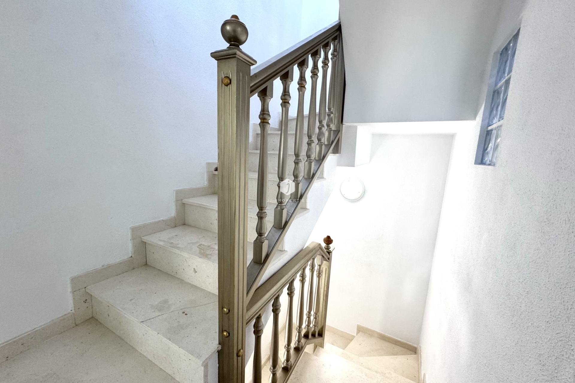 Resale - Chalet -
Orihuela Costa - Playa Flamenca