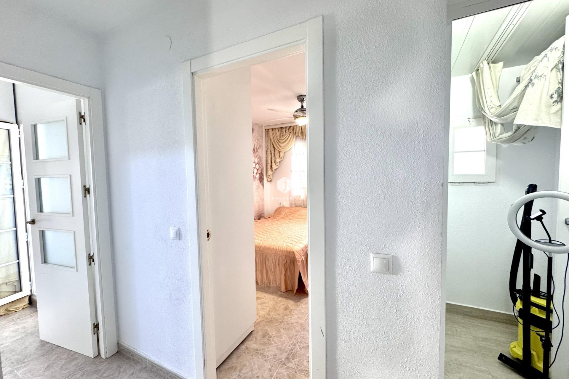 Resale - Chalet -
Orihuela Costa - Playa Flamenca