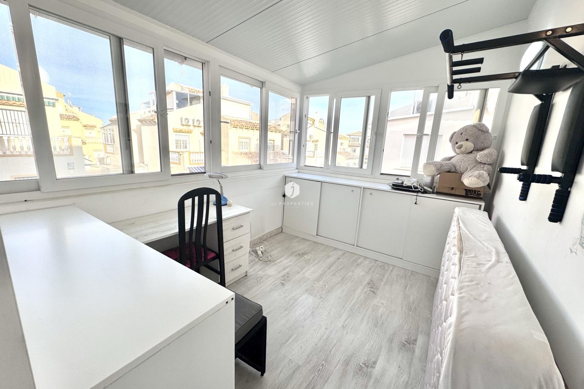 Resale - Chalet -
Orihuela Costa - Playa Flamenca