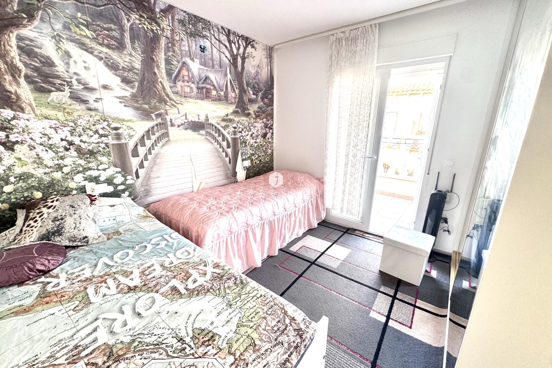 Resale - Chalet -
Orihuela Costa - Playa Flamenca