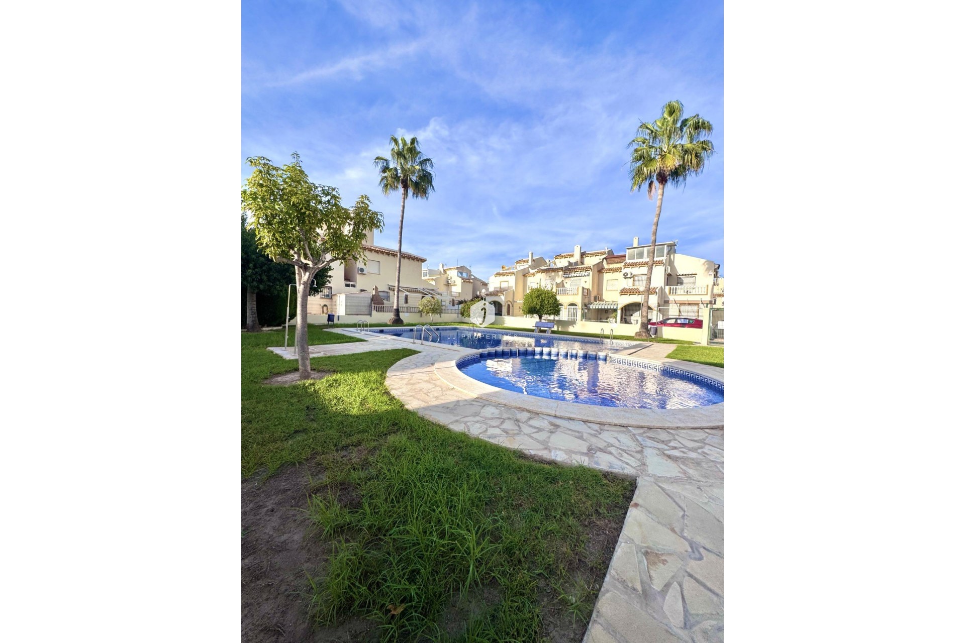 Resale - Chalet -
Orihuela Costa - Playa Flamenca