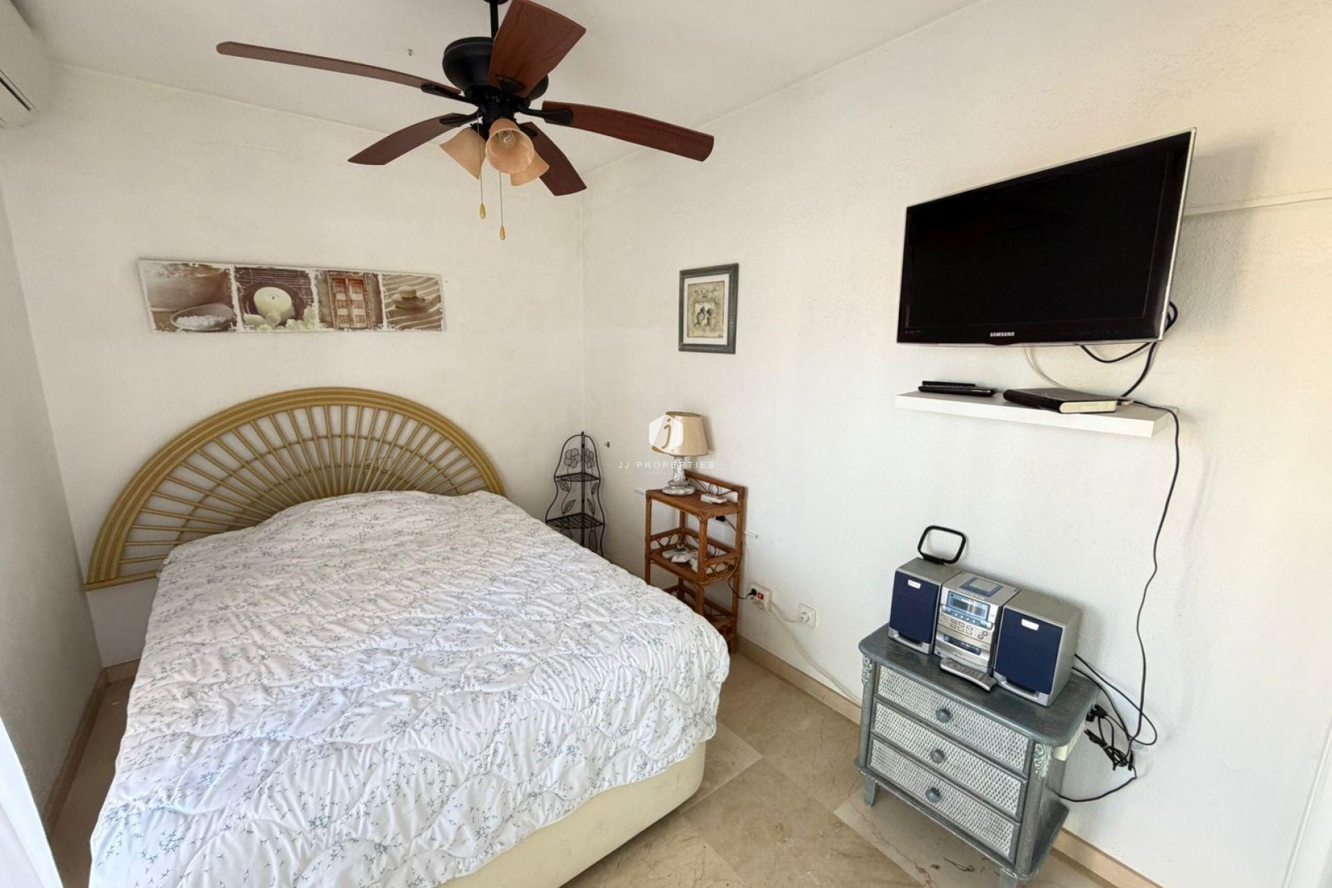 Resale - Chalet -
Orihuela Costa - Playa Flamenca