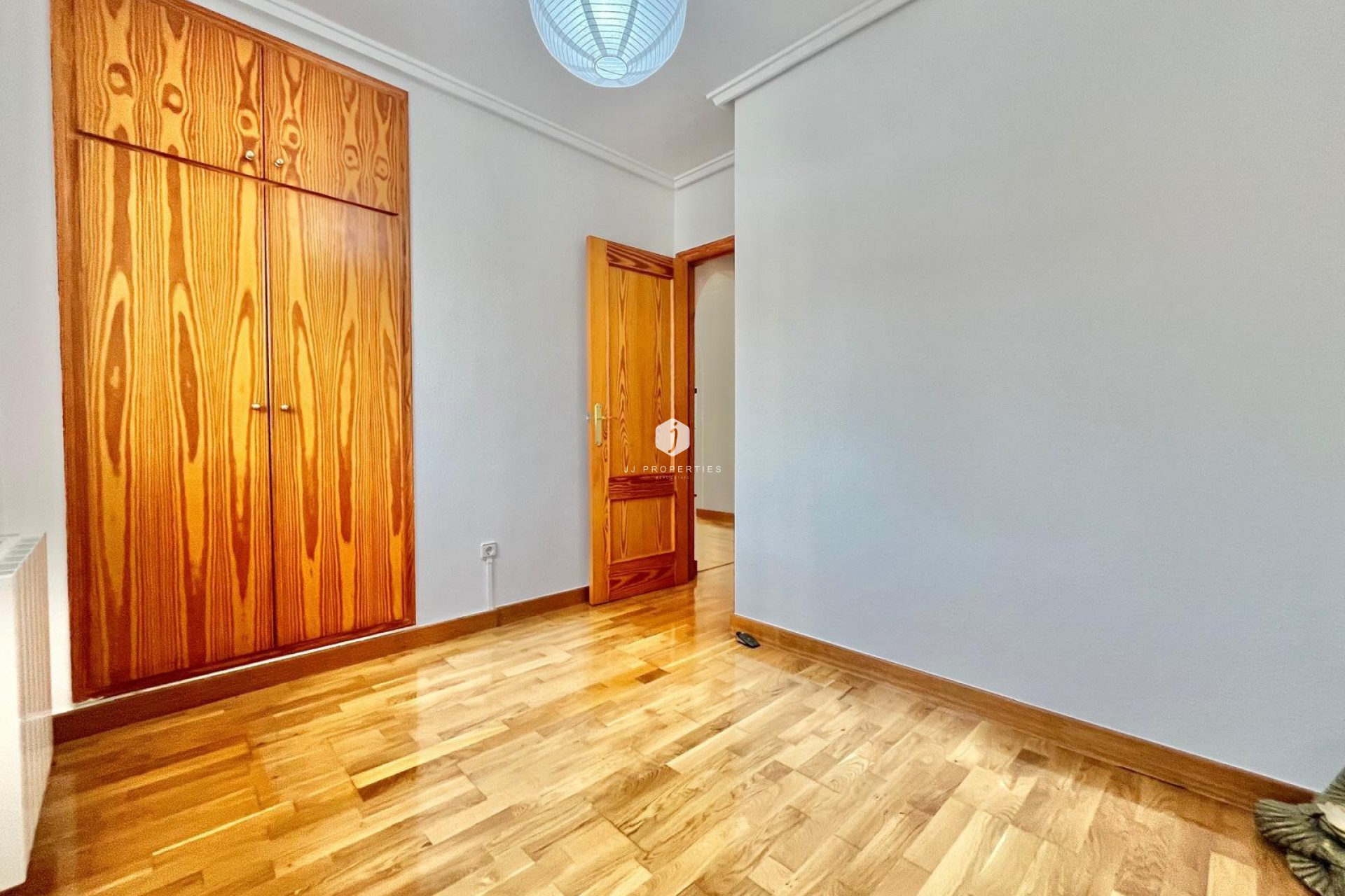 Resale - Chalet -
Orihuela Costa - Playa Flamenca