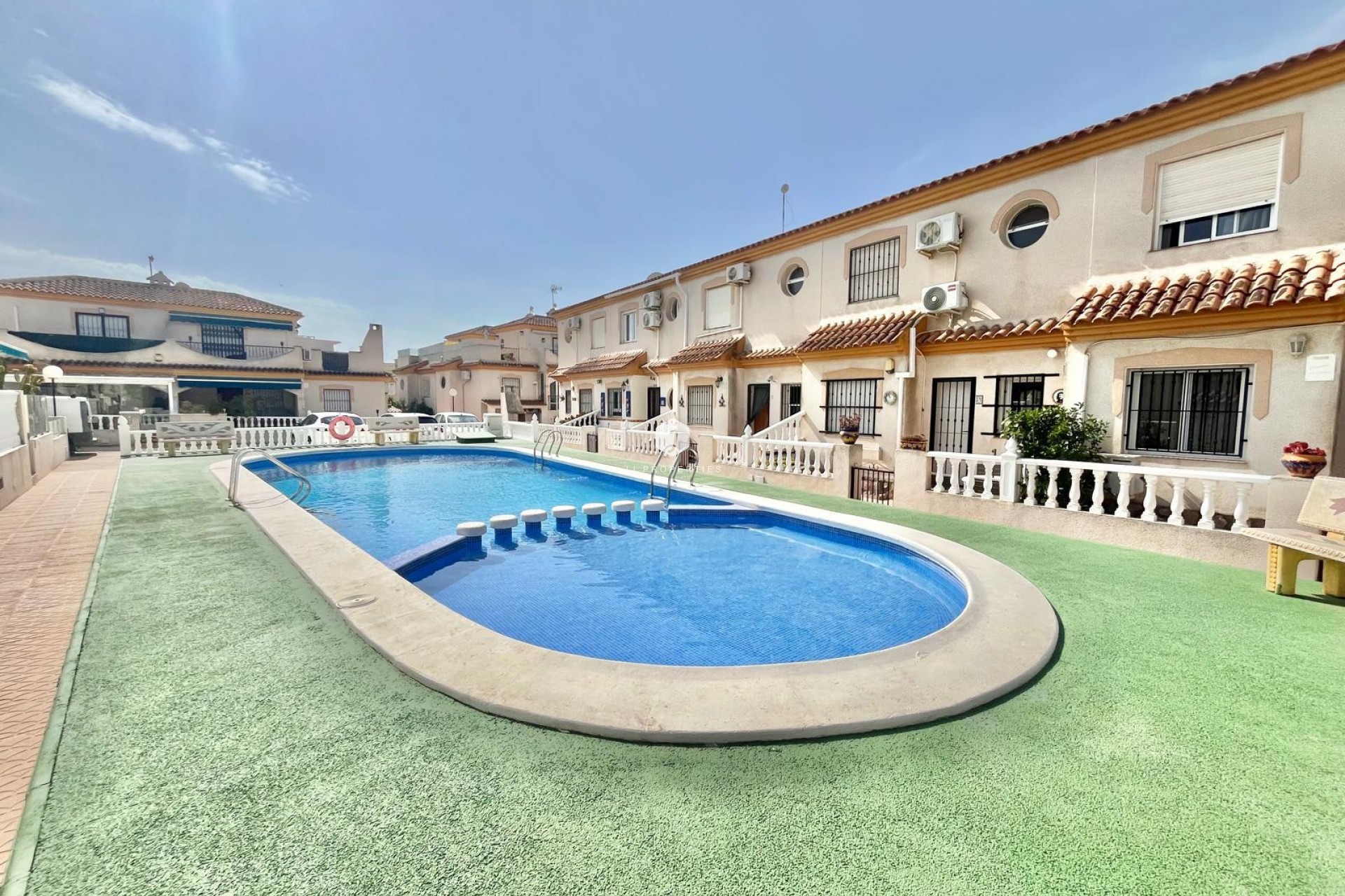 Resale - Chalet -
Orihuela Costa - Playa Flamenca