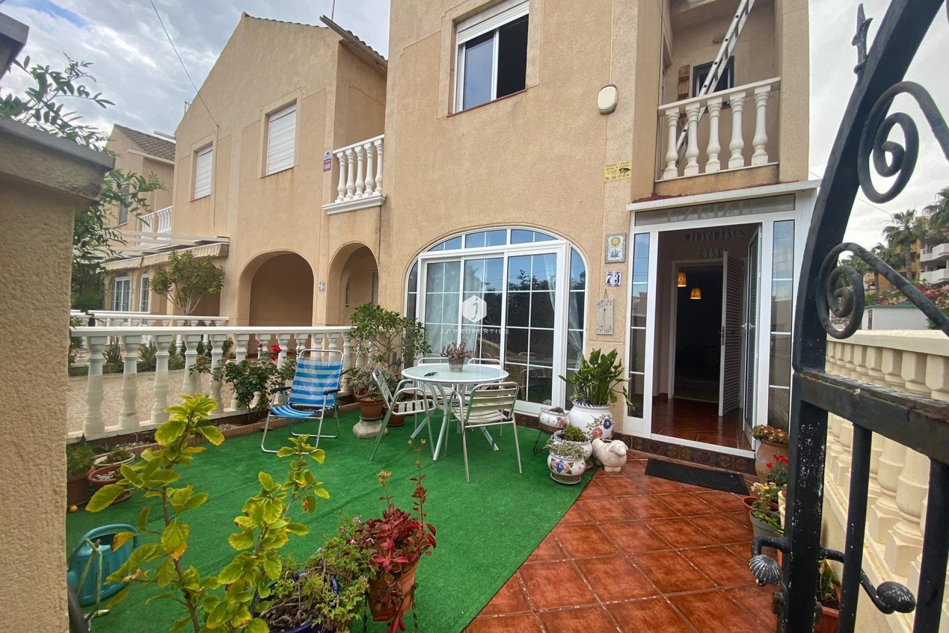 Resale - Chalet -
Orihuela Costa - Punta Prima