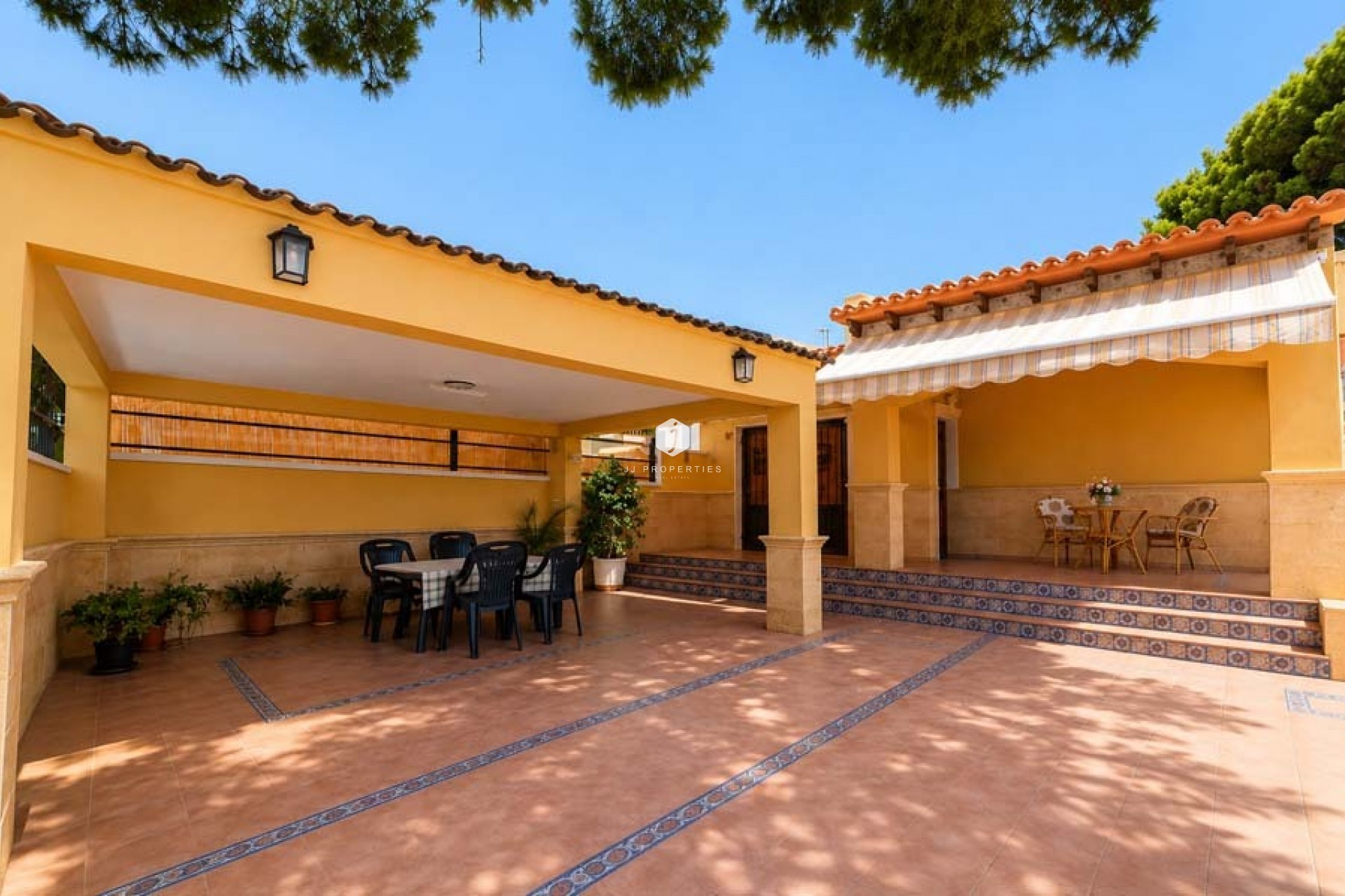 Resale - Chalet -
Orihuela Costa - Punta Prima