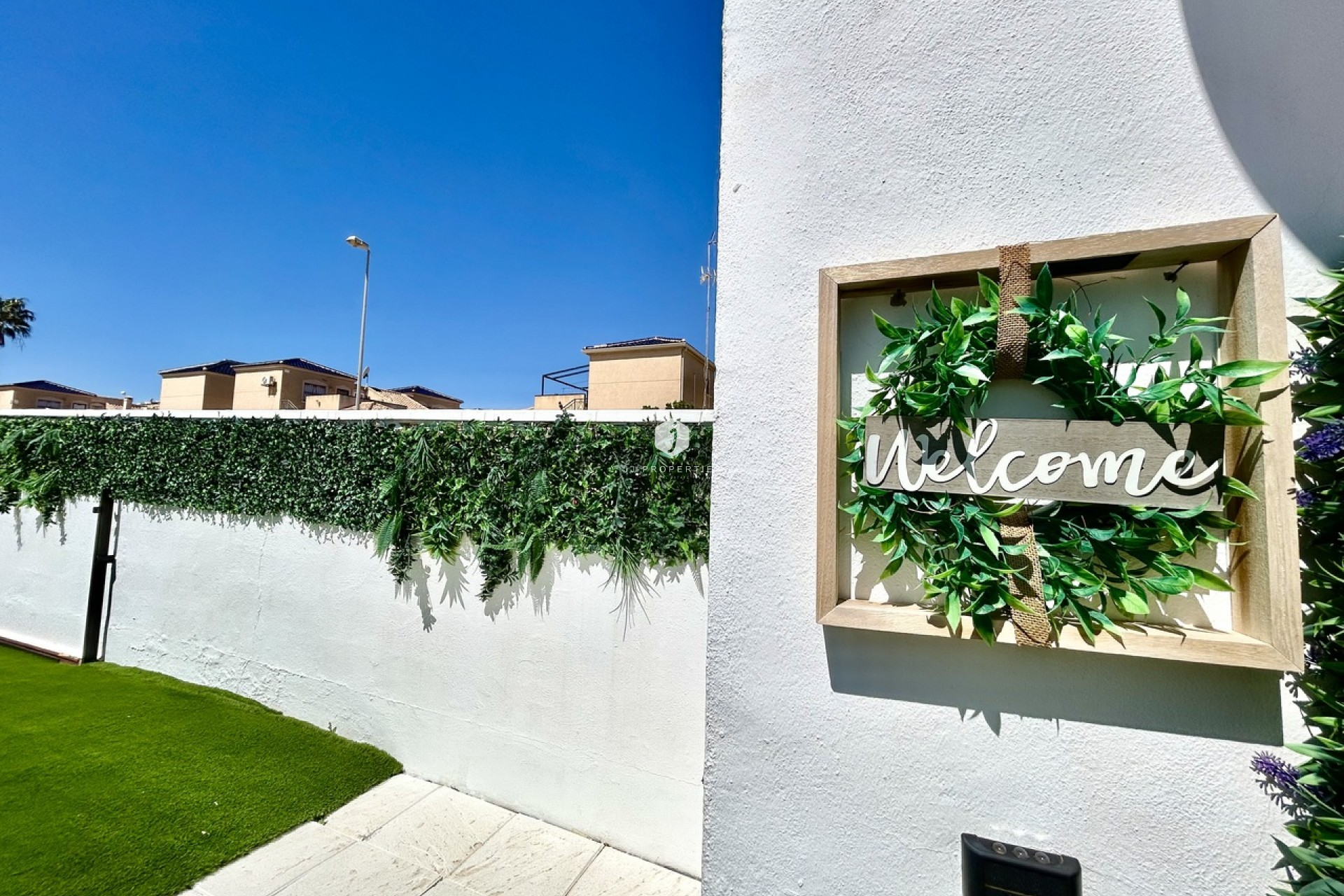 Resale - Chalet -
Punta Prima - Costa Blanca