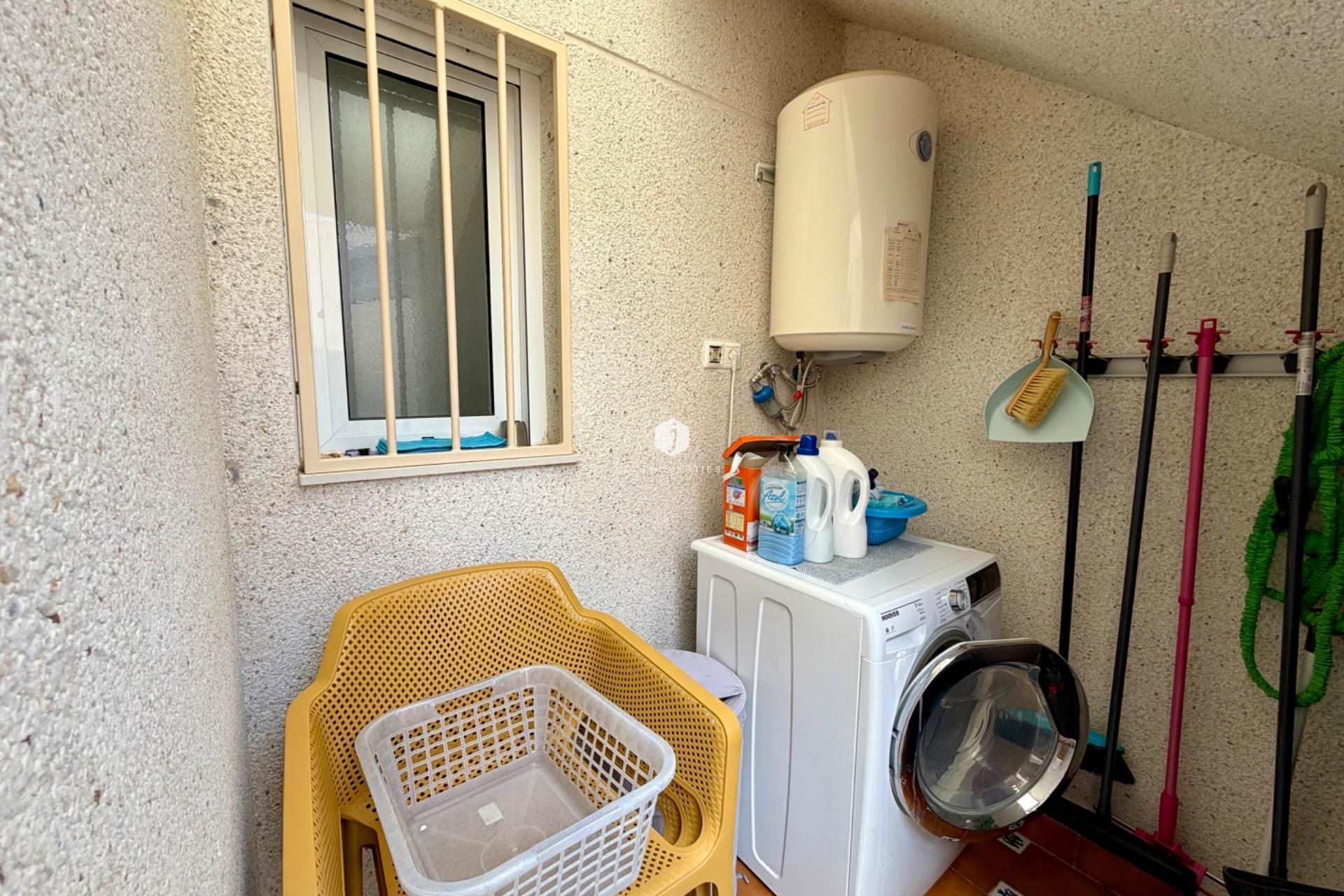 Resale - Chalet -
Rojales - Pueblo