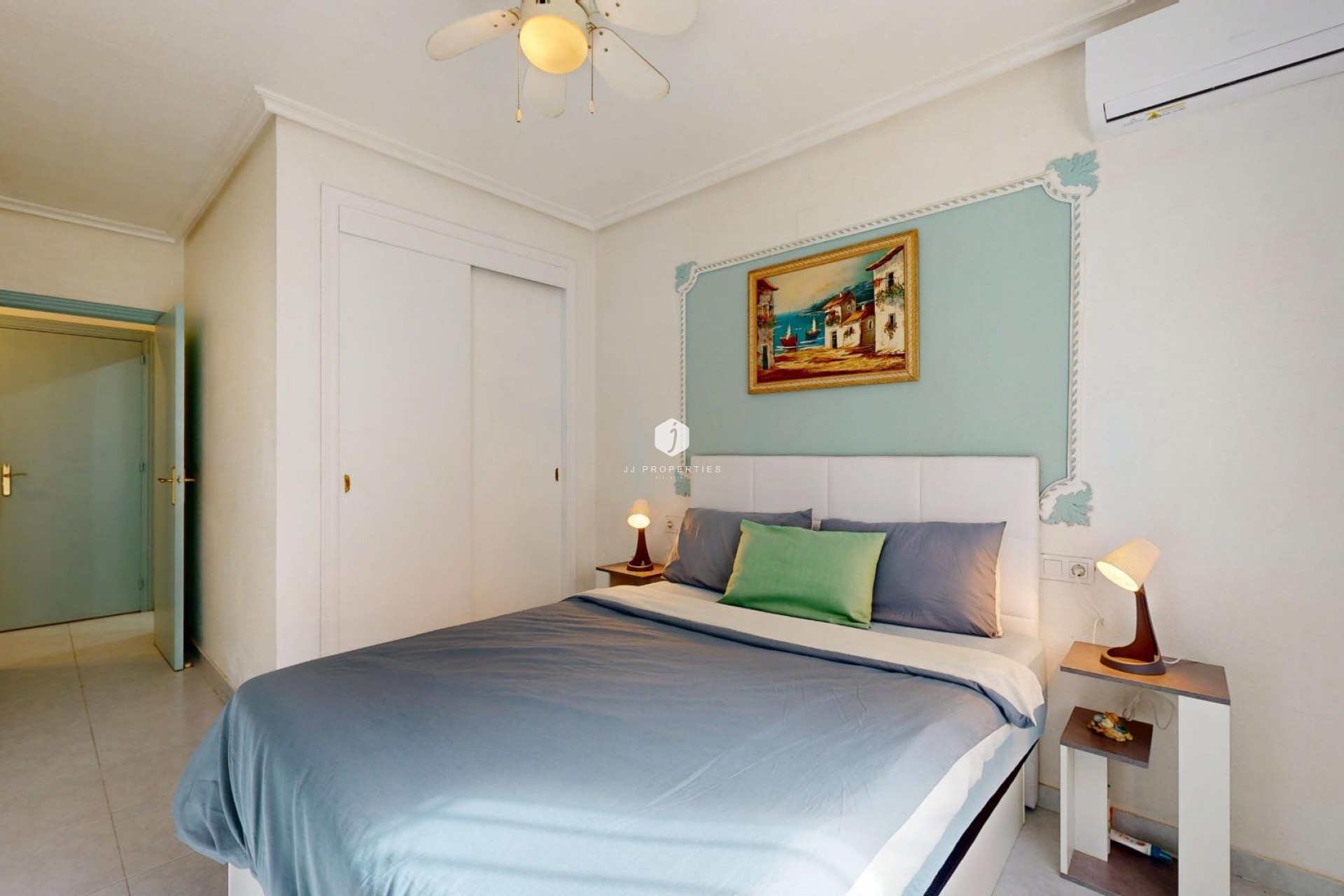Resale - Chalet -
San Miguel de Salinas - 03193