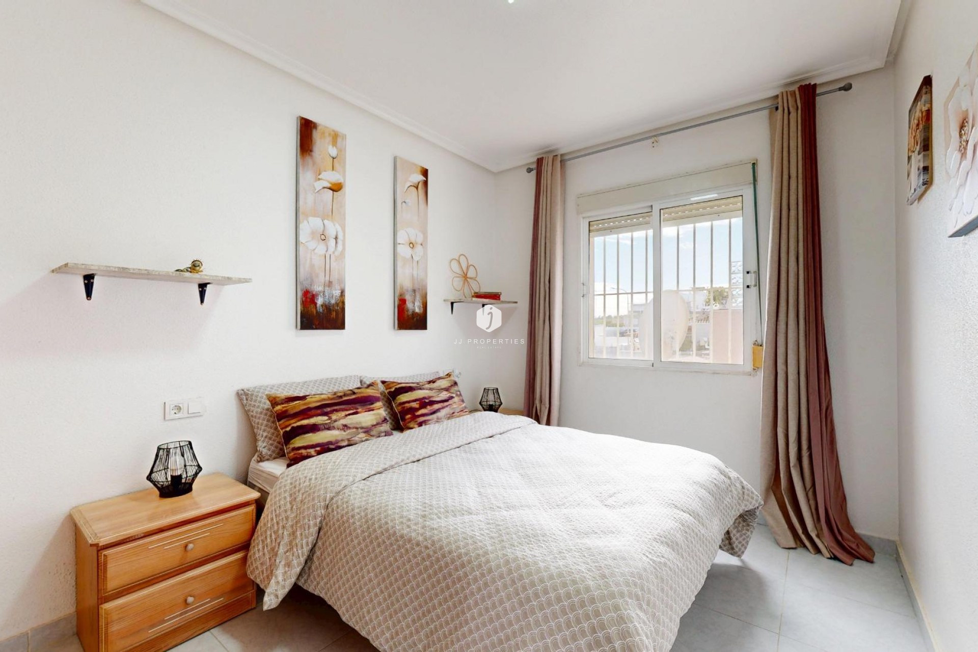 Resale - Chalet -
San Miguel de Salinas - 03193